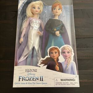 Brand New In Box DisneyStore Frozen II Anna & Elsa Dolls